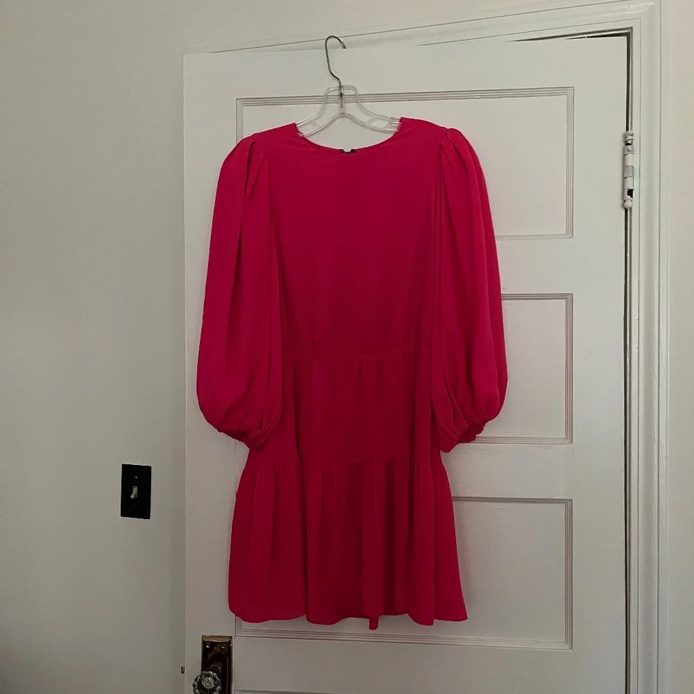 Alice + Olivia Barbiecore pink Shayla dress, size 10 runs small, puff sleeve - Picture 3 of 6